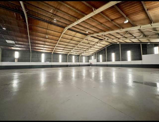 1,530M² WAREHOUSE FOR SALE IN WATERFALL